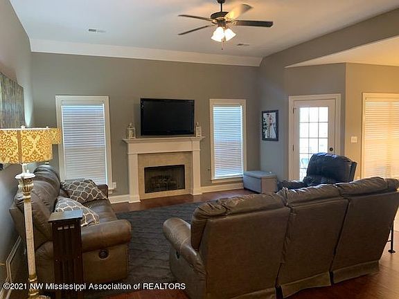 3rd image of 2519 Woodcutter Dr