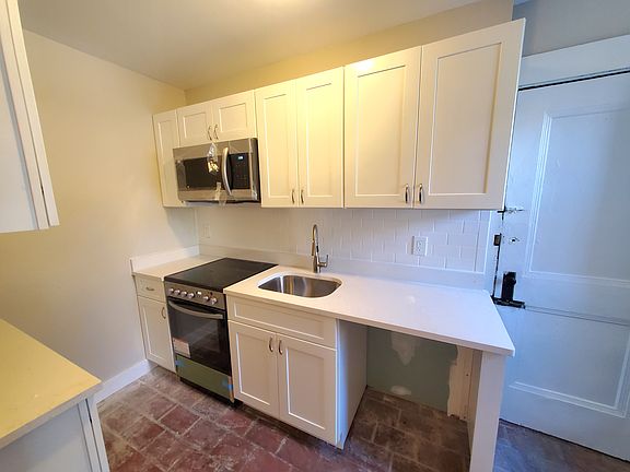4th image of 7 Craigie Cir APT 42