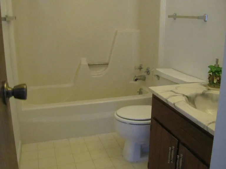6701 Boxwood Ln NE — Photo 5