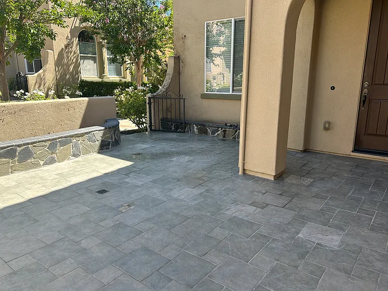 COURTYARD IN THE FRONT