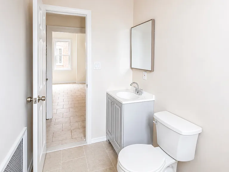 137 Hammond Ave #4 — Photo 44