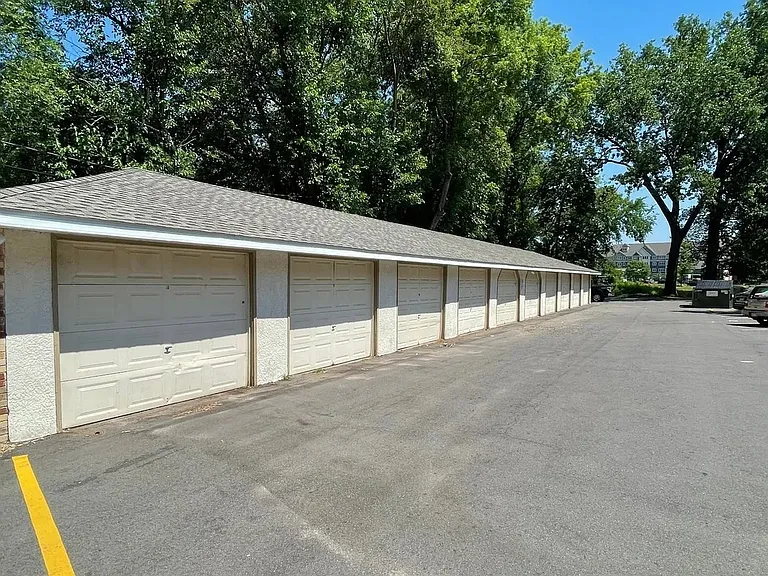 Secure your belongings with our spacious storage options at LS Capital Group. Conveniently located and designed for easy access, our facility ensures your items remain safe and protected. Donat miss out on valuable spacea"reserve your unit today!