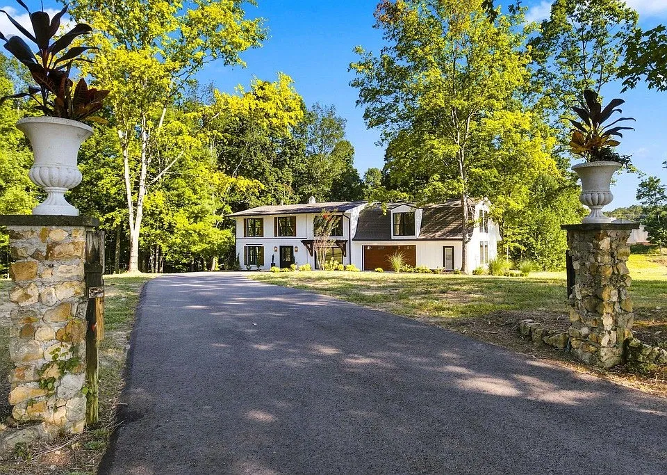 1510 E Piney Rd