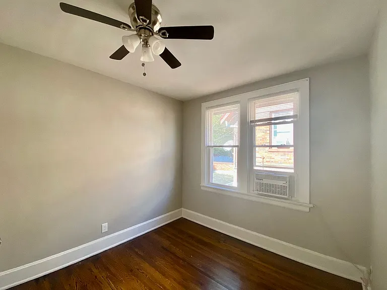 1029 Dana Apts — Photo 20