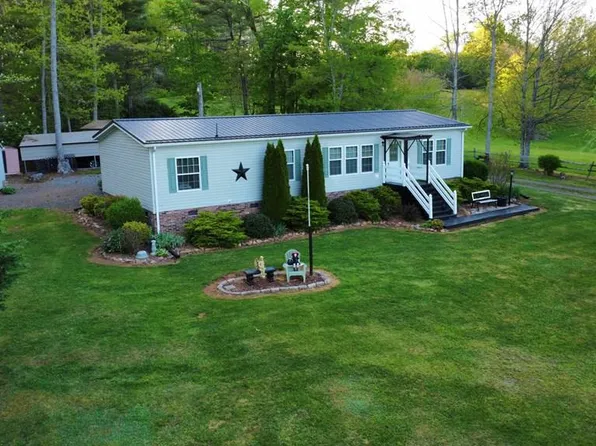 900 Rome Dr, Hillsville, VA 24343