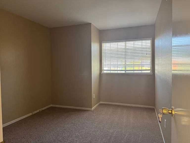8459 Leaning Tree Ct — Photo 11