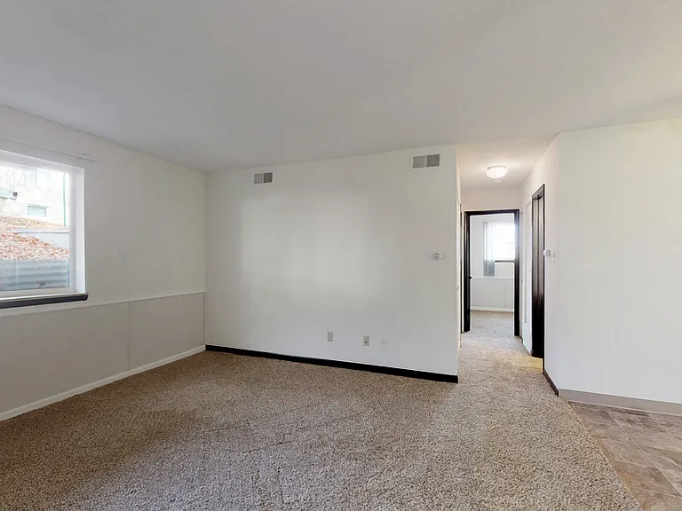 Sherwood Glen — Photo 43