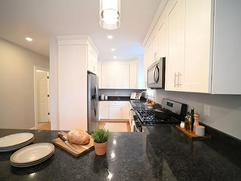 23 Roberts St #3 — Photo 5
