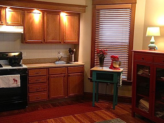 4th image of 4847 N Winchester Ave #2F