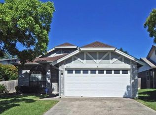 8023 Dove Trail Dr, San Antonio, TX 78244