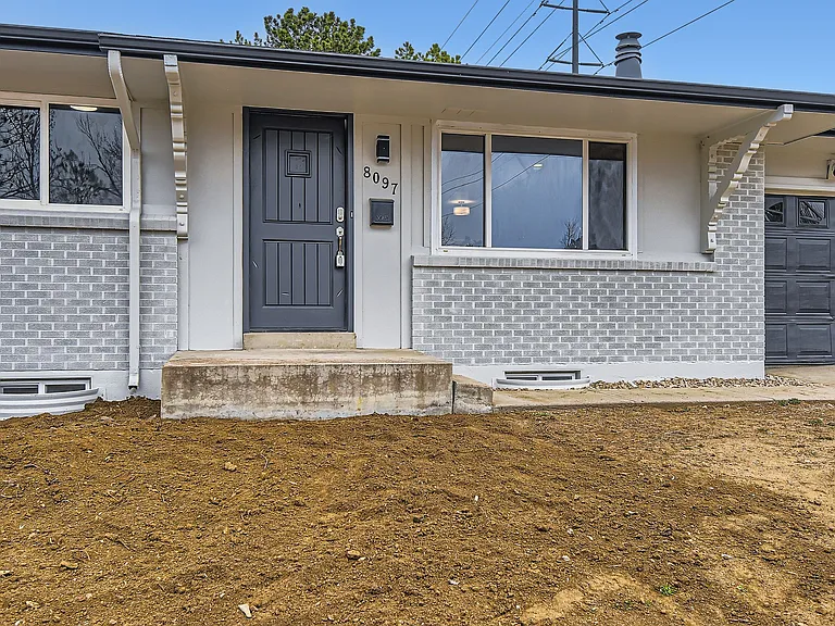 8097 E Lehigh Dr — Photo 2