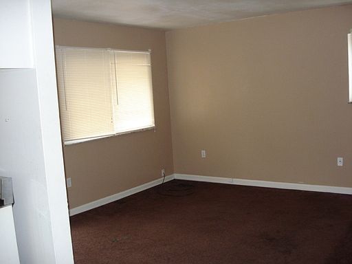 3rd image of 43 Pleasant Ave APT B