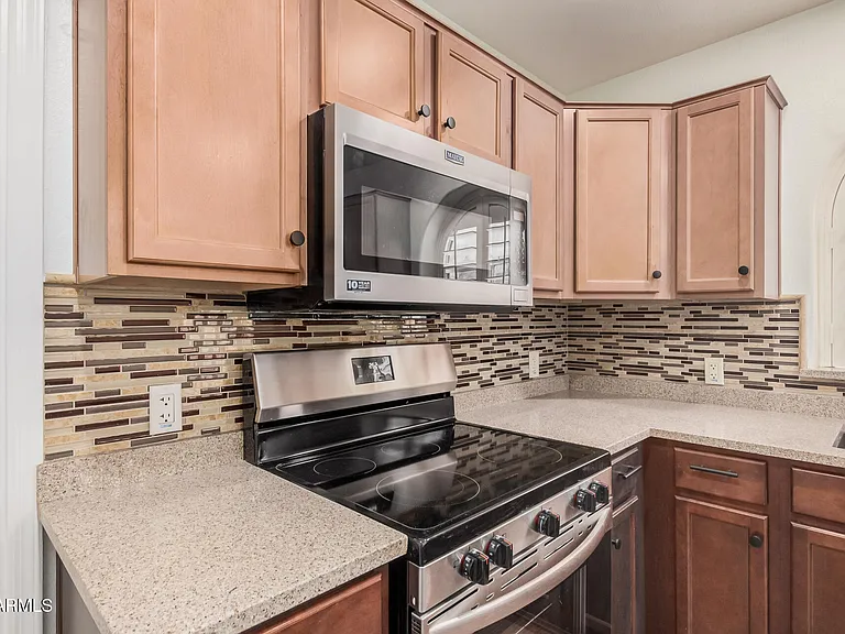 1028 W Butler Ct — Photo 10