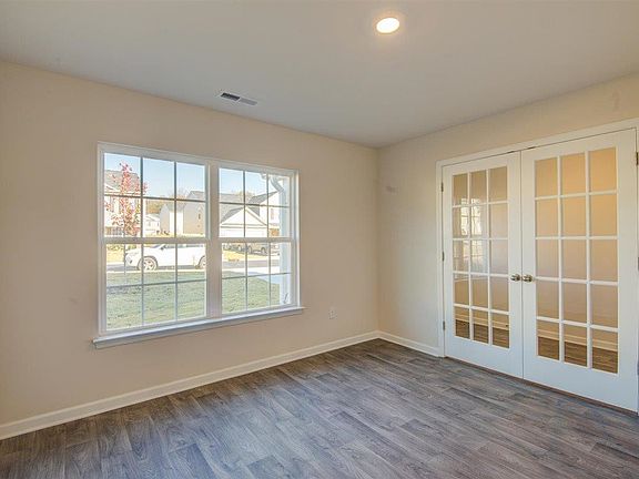 5th image of 538 Leven Dr