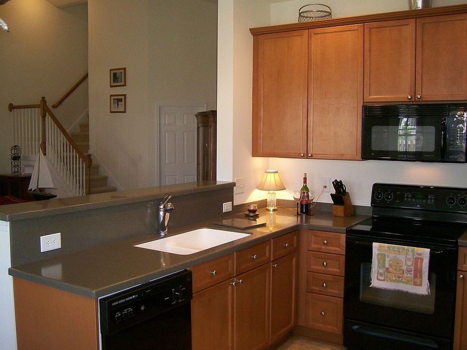 2nd image of 105 Estero Ct