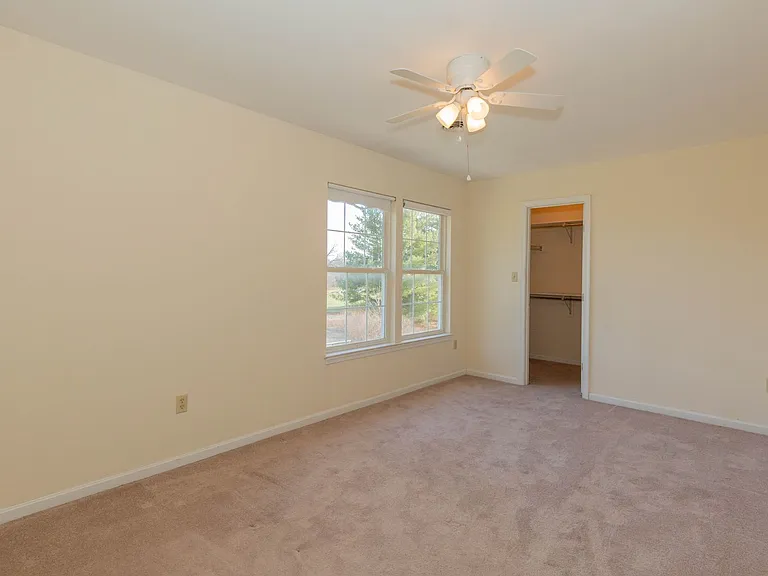 180 Muirfield Ct — Photo 35