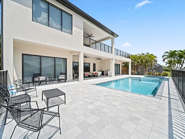 2636 Surfside Blvd — Photo 37