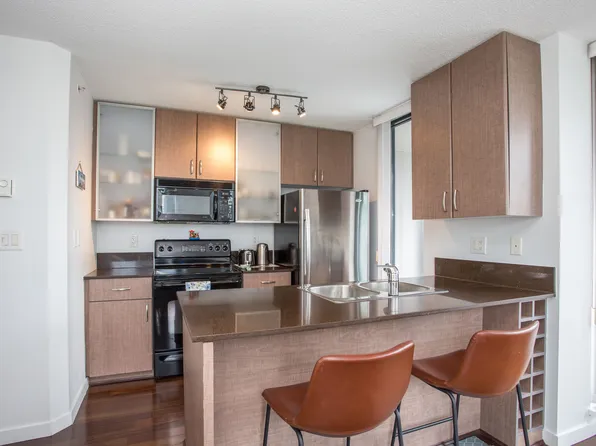 909 Mainland St #1207, Vancouver, BC V6B 1S3