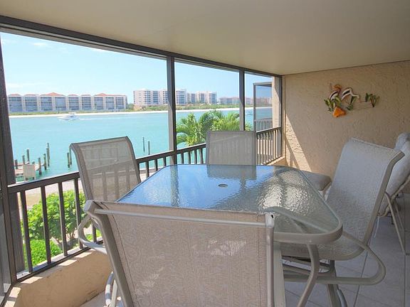 2nd image of 402 La Peninsula Blvd #402