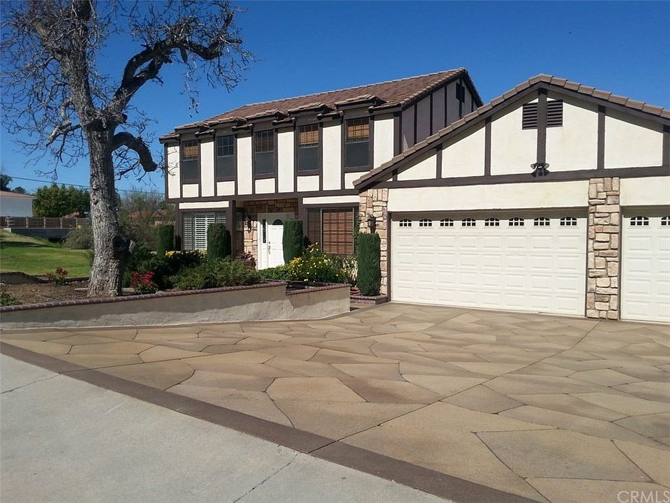 1st image of 3940 Ulla Ln