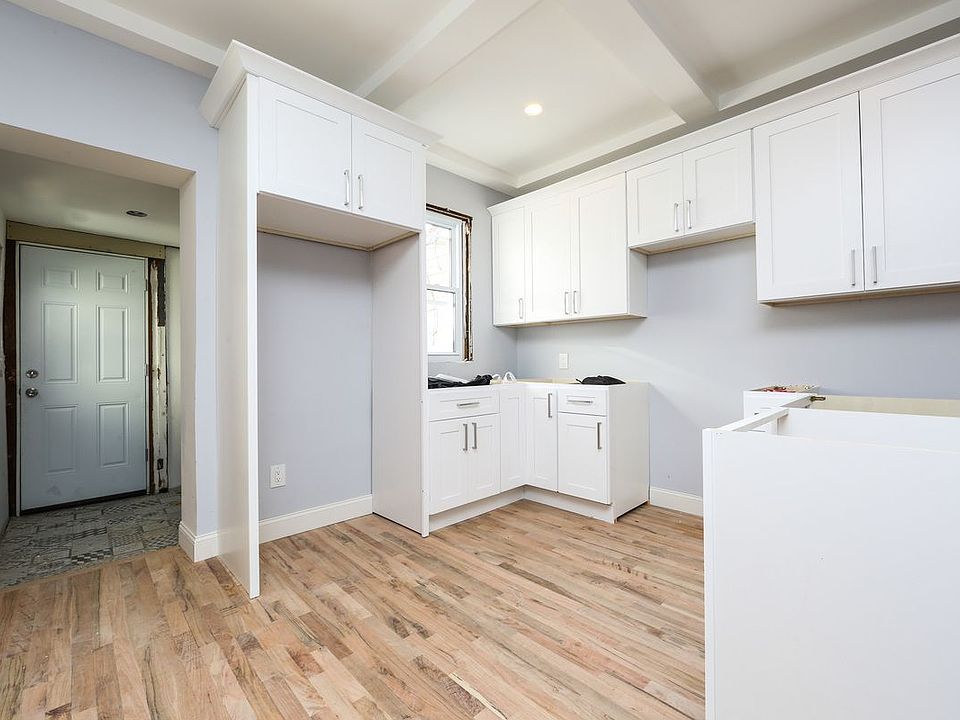 1st image of 9612 Avenue N