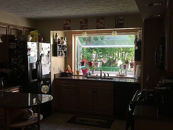 5th image of 34621 S Side Park Dr