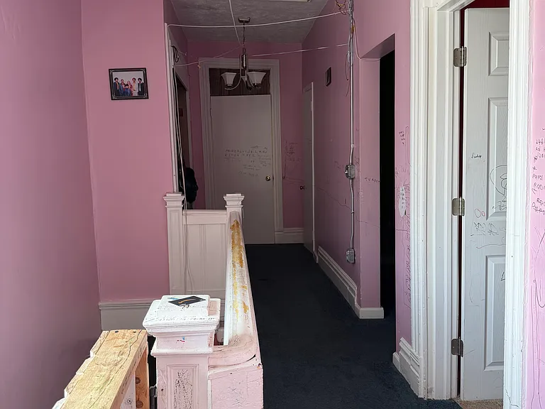 513 W Main St #1 — Photo 8