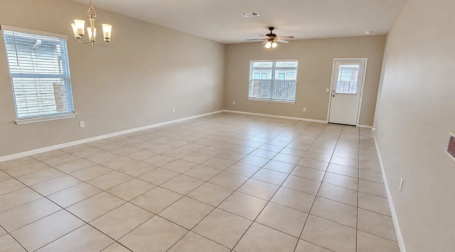 4 bed, 2.0 bath, 2017 sqft, $2,300 — Photo 4