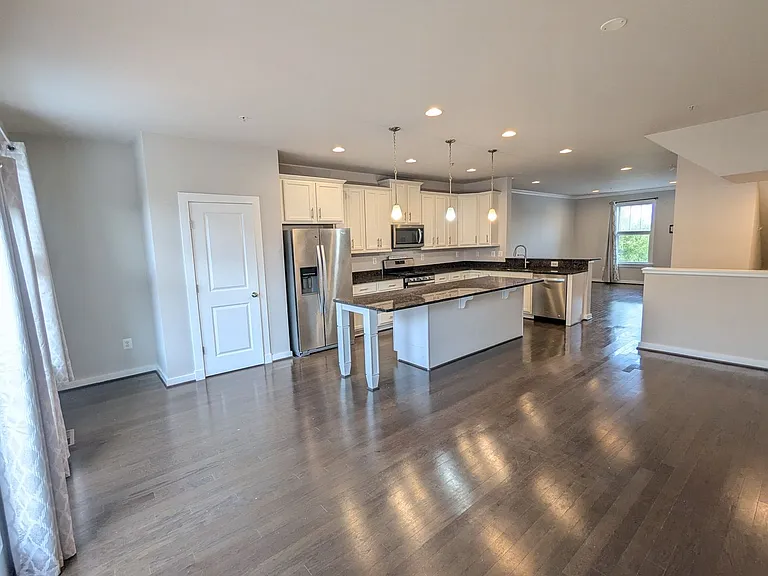 1129 Lawler Dr — Photo 18