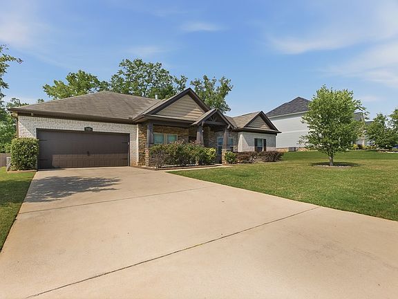 3rd image of 9926 Woodland Creek Ct