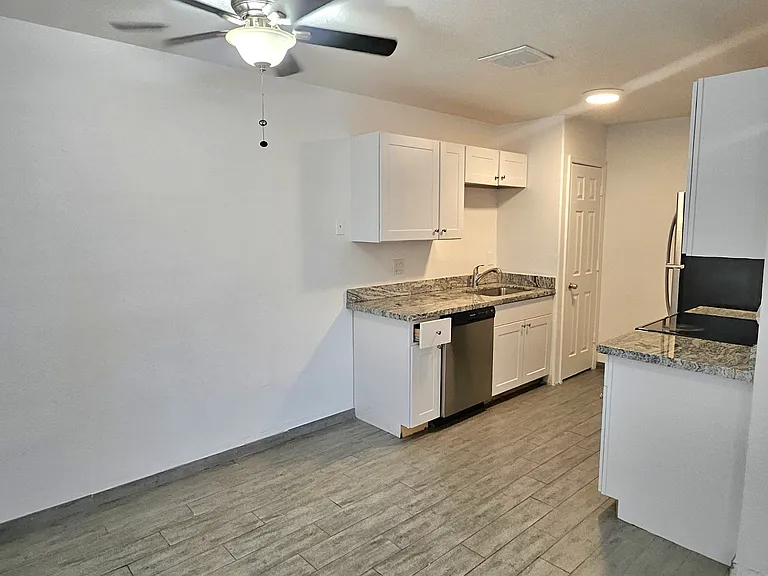 4117 E Moreland St #1 — Photo 4