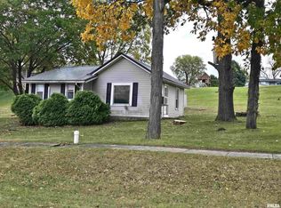 607 N Bluff St, Albany, IL 61230