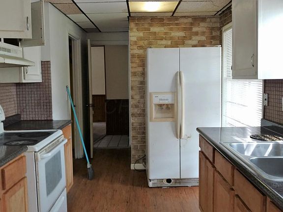 3rd image of 4459 Ellery Dr