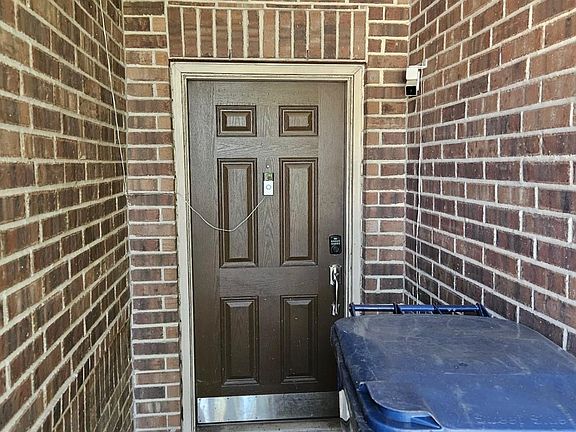 2nd image of 6923 Orchid St