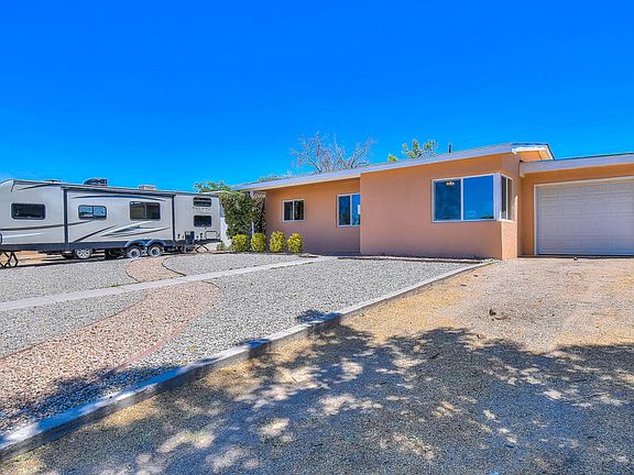 2nd image of 2518 La Veta Dr NE