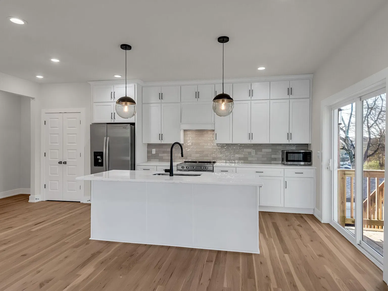 601 Comet Dr — Photo 3