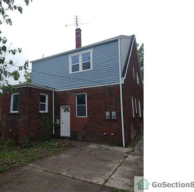 1st image of 4700 Chatsworth St #2