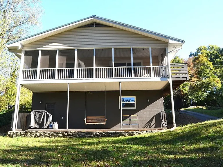 1416 Lake Emory Rd — Photo 1