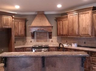 212 Reserve Dr, Moss Bluff, LA 70611