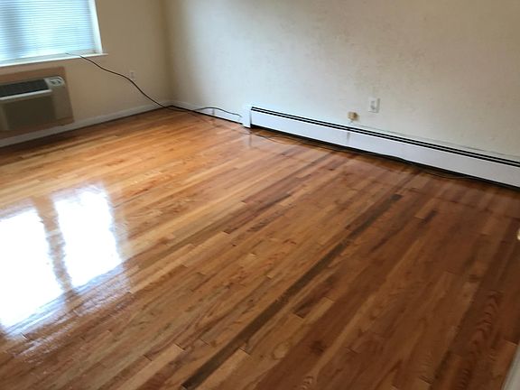 2nd image of 82 Fairview Ave APT 2
