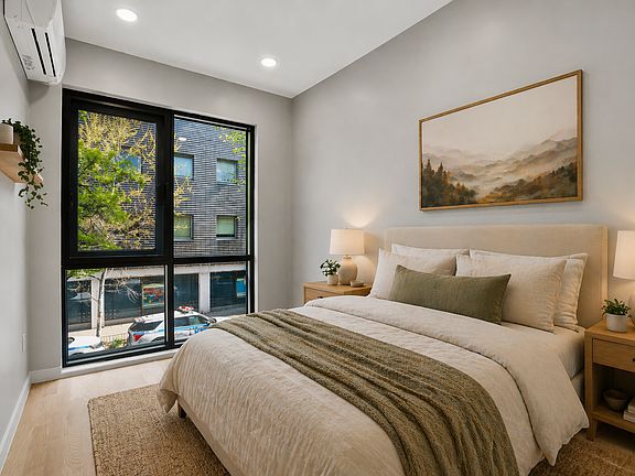 5th image of 356 E 8th St #201