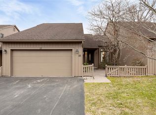 23 Sky Ridge Dr, Rochester, NY 14625