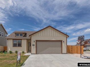 744 Dusty Ter, Mills, WY 82604