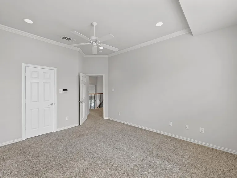 4404 Honfleur Ct — Photo 28
