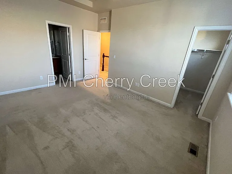 8159 S Akron Ct — Photo 18