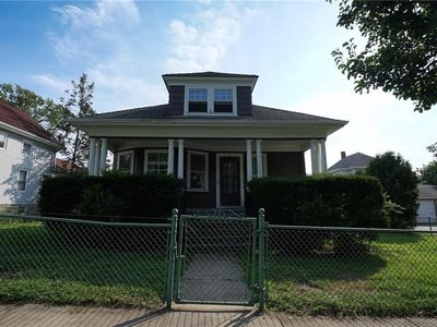 72 Boutwell St, Pawtucket, RI, 02860