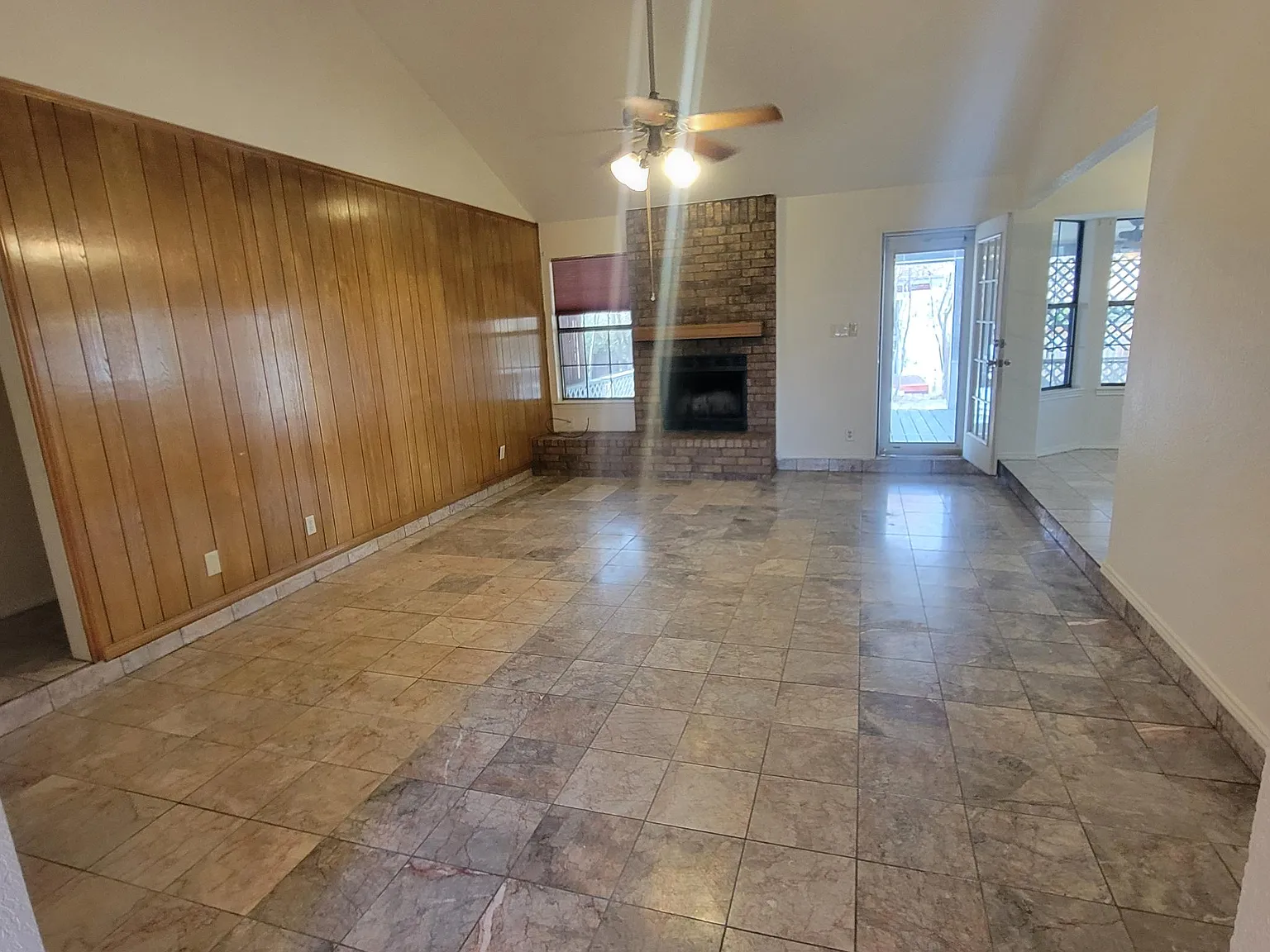 3 bed, 1593 sqft, $1,950 — Photo 3