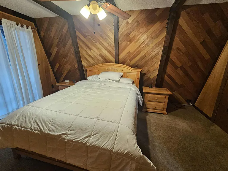 Upstairs bedroom 2