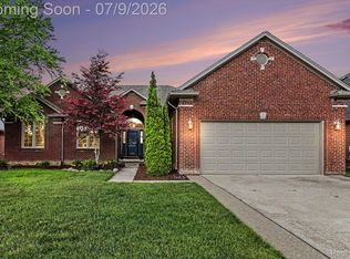 50289 Nantwich Dr, Macomb, MI 48044