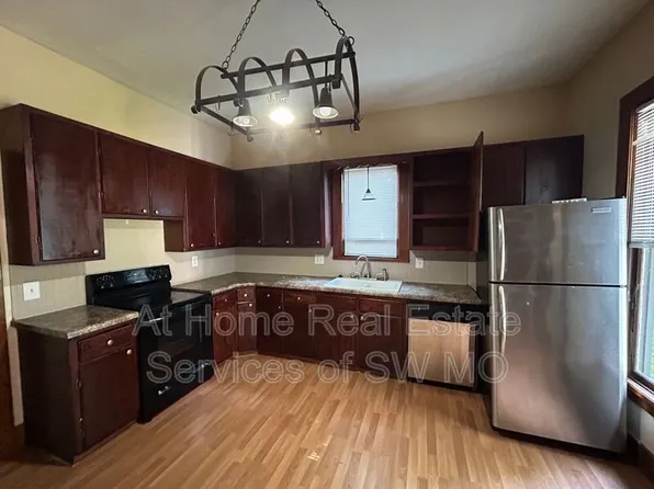 818 W Monroe Ter, Springfield, MO 65806